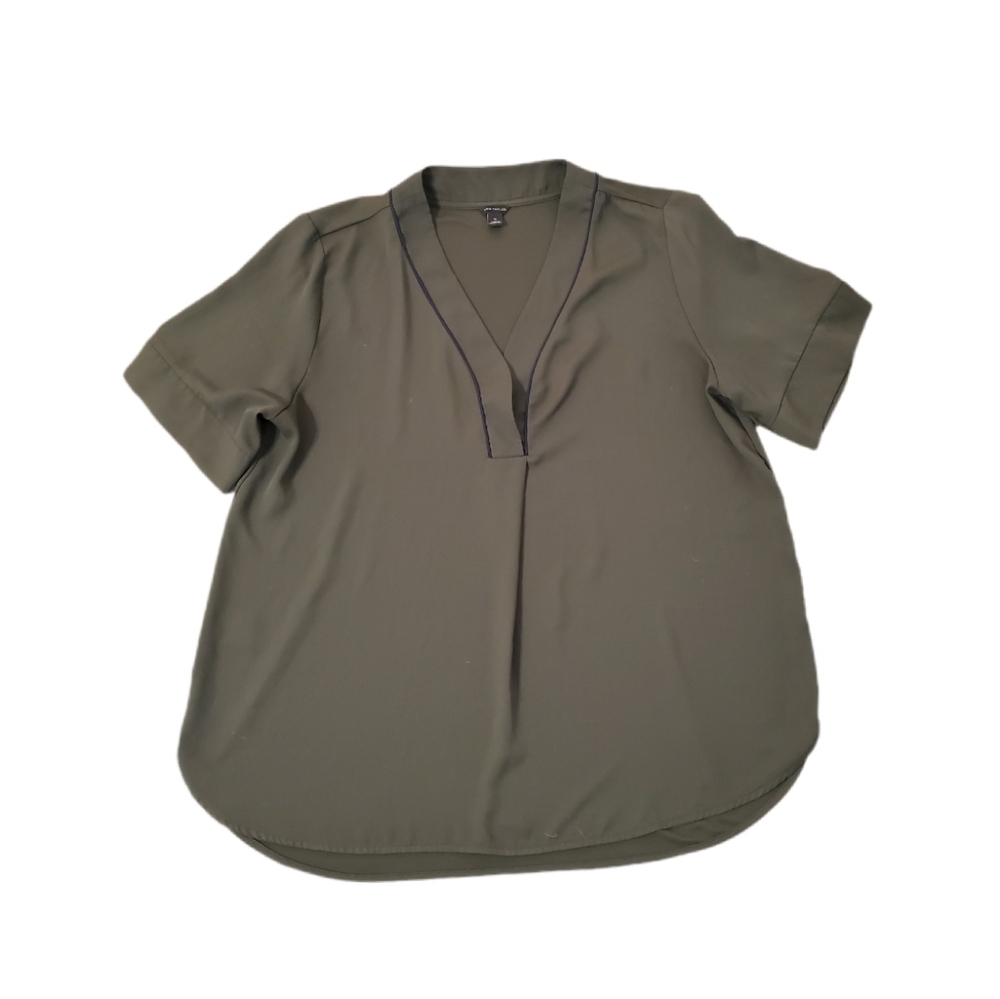 Ann Taylor Olive Green V-Neck Short Sleeve Blouse